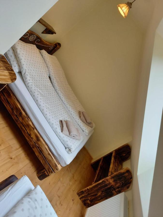 Apartment Zagroda Miodowa W Bieszczadach *
